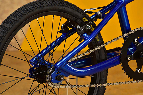 は*か様 Team Attackers BMXバイク 青 Mach One (マッハワン) BMXレーサー | GT Bicycles 日本語公式サイト