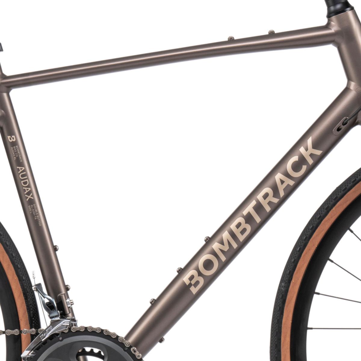 BT MY24 Audax AL Road matt warm grey print 01 mount