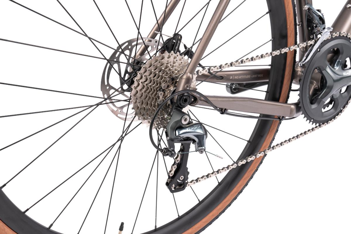 BT MY24 Audax AL Road matt warm grey print 09