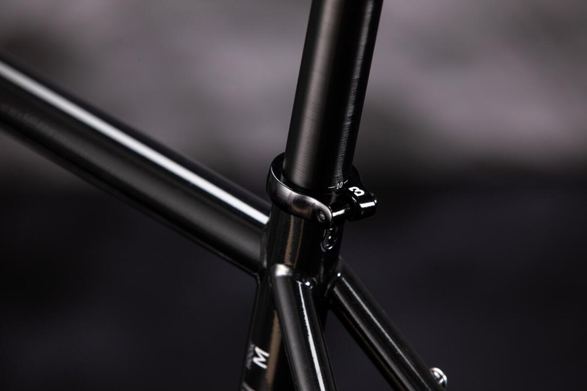 HOOK(フック) - BOMBTRACK