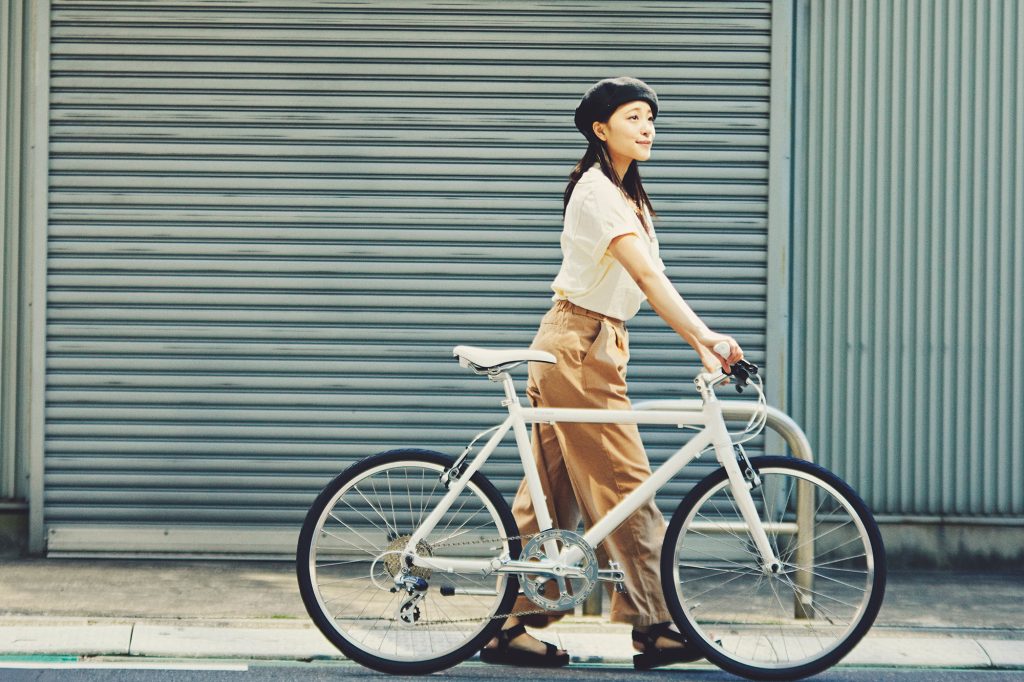 最近よく街中で見かけるクロスバイクってどんな自転車？