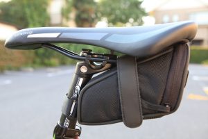 せっかくスポーツバイクに乗るなら手ぶらで乗りたい ~サドルバッグからフロントバッグまで~