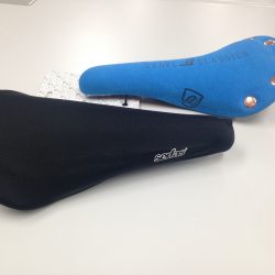 スポーツバイク用防水サドルカバー　サーファス「WATER PROOF」SCB-1　