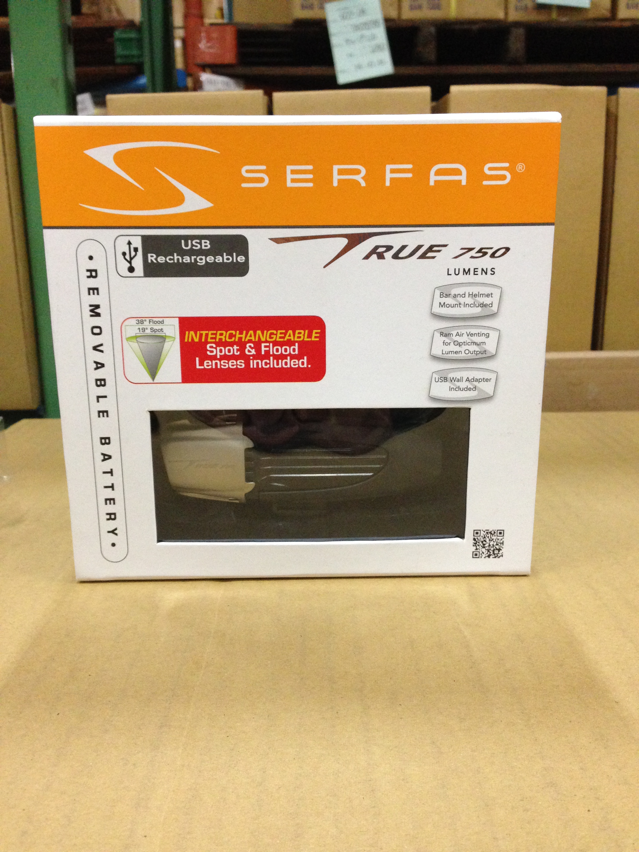 真っ暗河川敷を明るく照らすSERFAS TSL-750