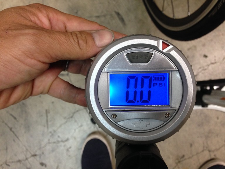 暗闇でもOK！デジタルメーターフロアポンプ　サーファス FP…