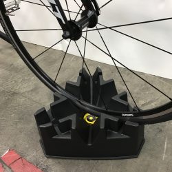 ZWIFTやるならこだわって欲しい　CYCLEOPS クライミングライザーブロック