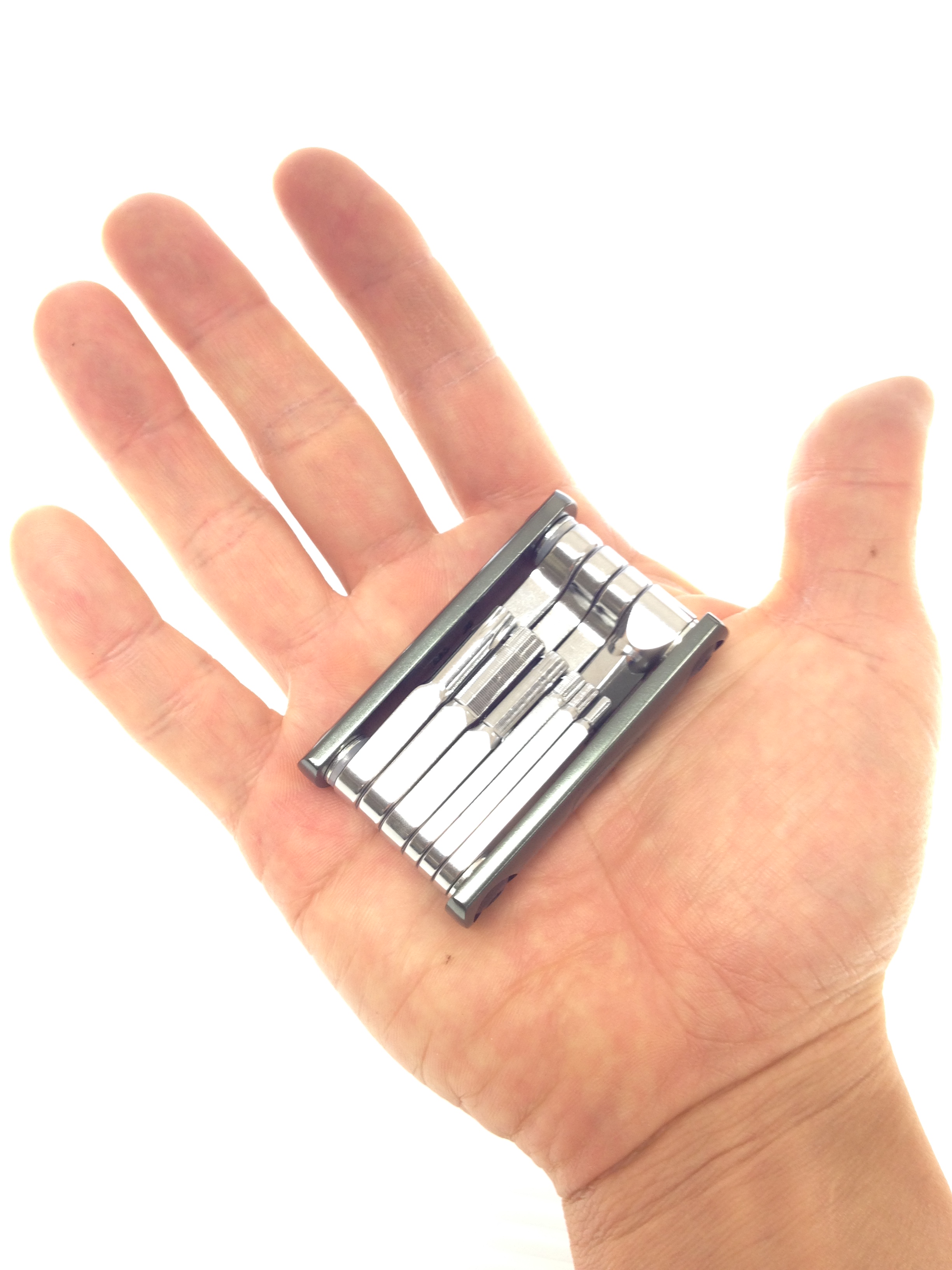 ミニマリストにお奨めの携帯マルチツール