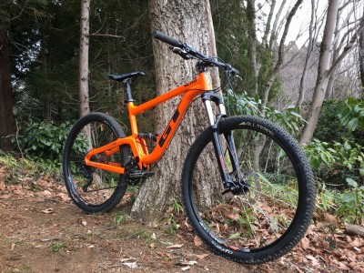 GT フルサスMTB