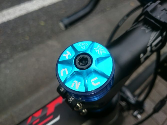 CNC削り出しが美しい！KCNC「アヘッドセットキャップ」