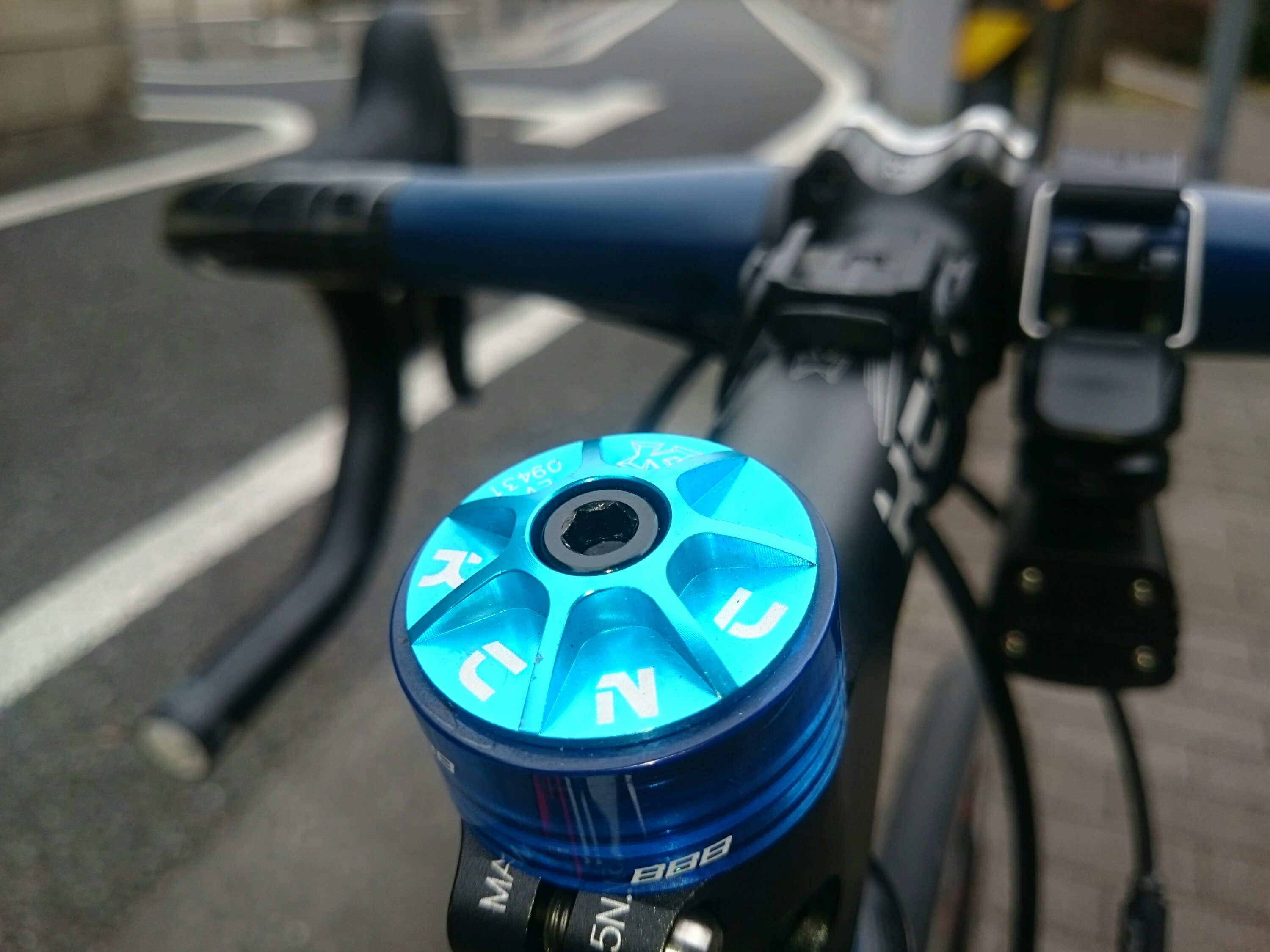 CNC削り出しが美しい！KCNC「アヘッドセットキャップ」