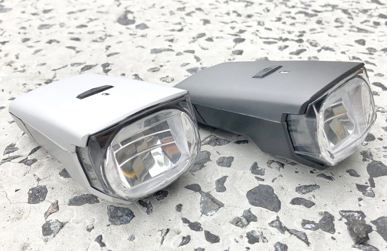 ロングライドに安心な充電＆電池交換式のLEDライト