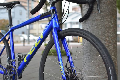 ゆっくり走れる安定性とロードバイクらしいスピードを両立 | …