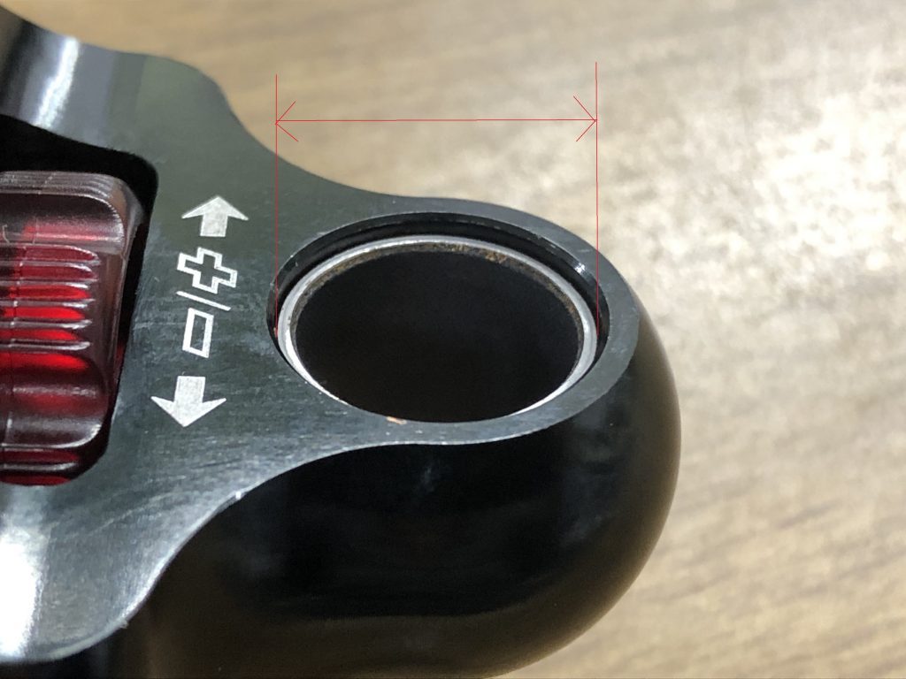 SR SUNTOUR RS17 RAIDON-R AIR 取付部分の各サイズ