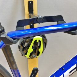 壁固定式の自転車用スタンドはちょっとしたメンテナンスにも便利　BBB ウォールマウントデラックス　