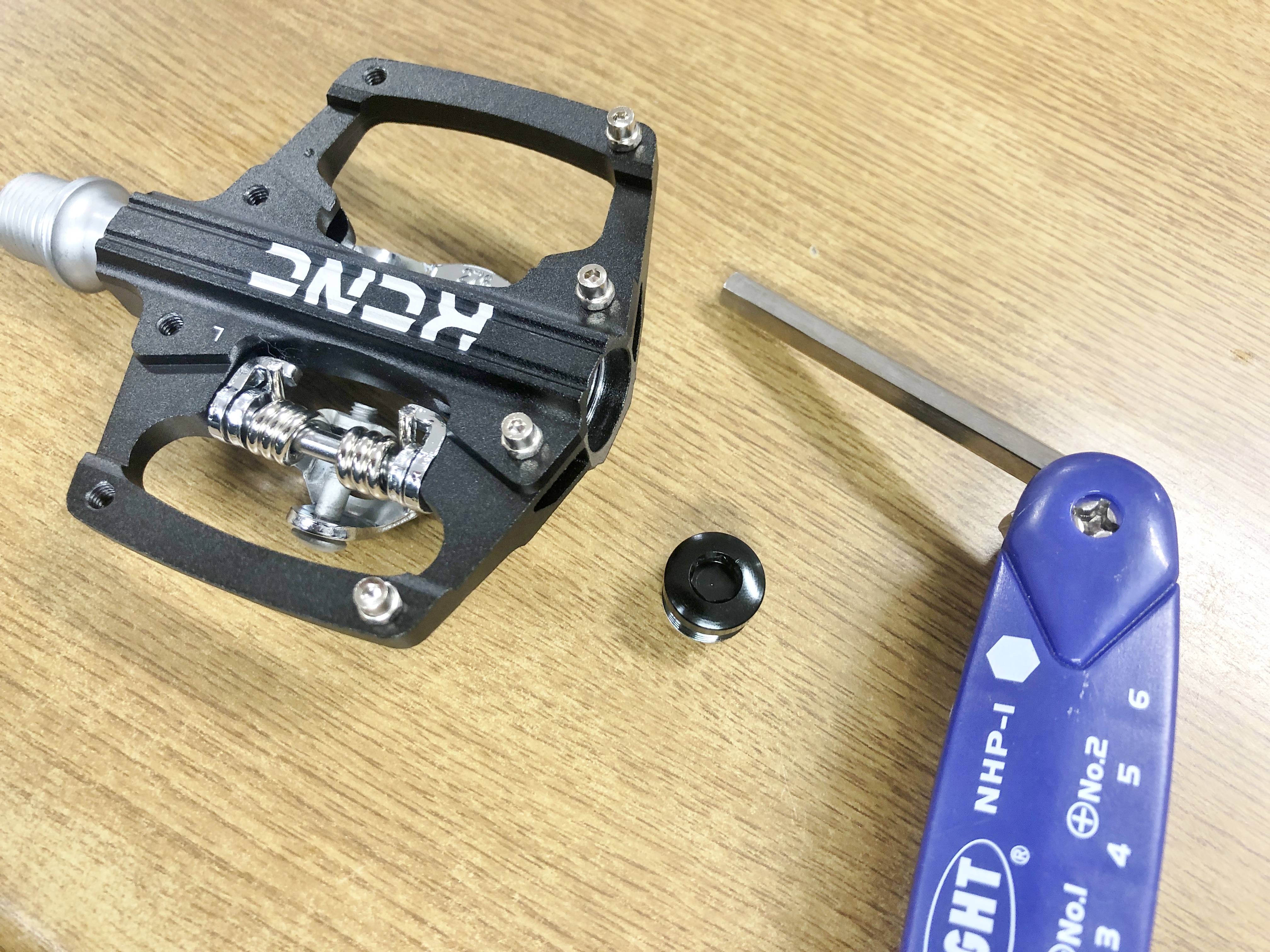 KCNC クリップレスプラットフォーム」軽量片面ビンディング