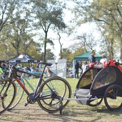 小さな子どもがいるけど家族で自転車に乗りたいという方へ自転車用ベビーカー「バーレー」