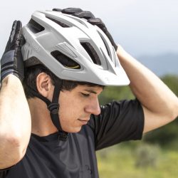 MIPS採用ヘルメットの新製品を発売