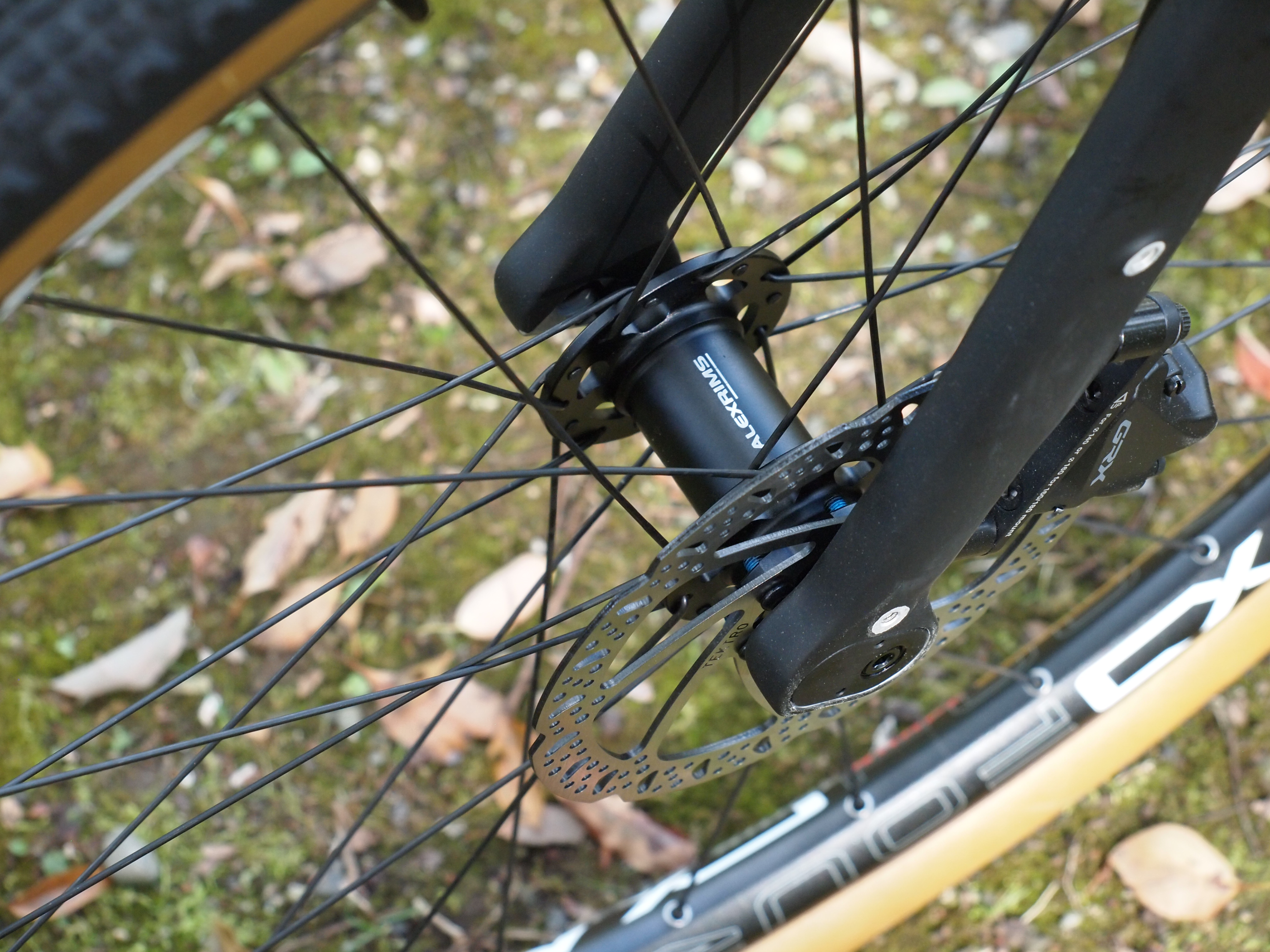 ALEXRIMS VXD4 フロント12mmスルーアダプター登場