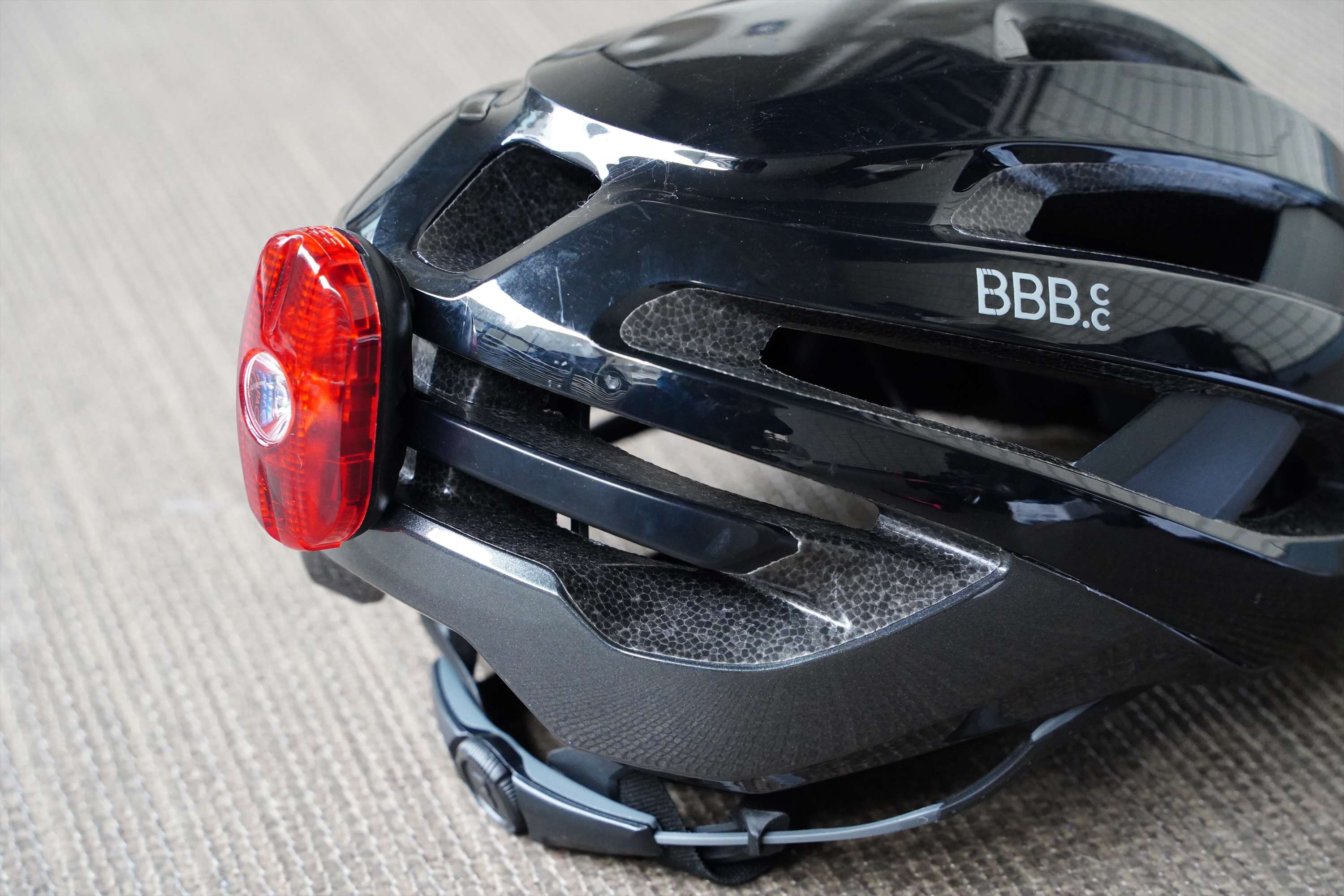 正規店 グロッシーレッド BBB ソナー ヘルメット BHE-171 52-58cm M 自転車・サイクリング
