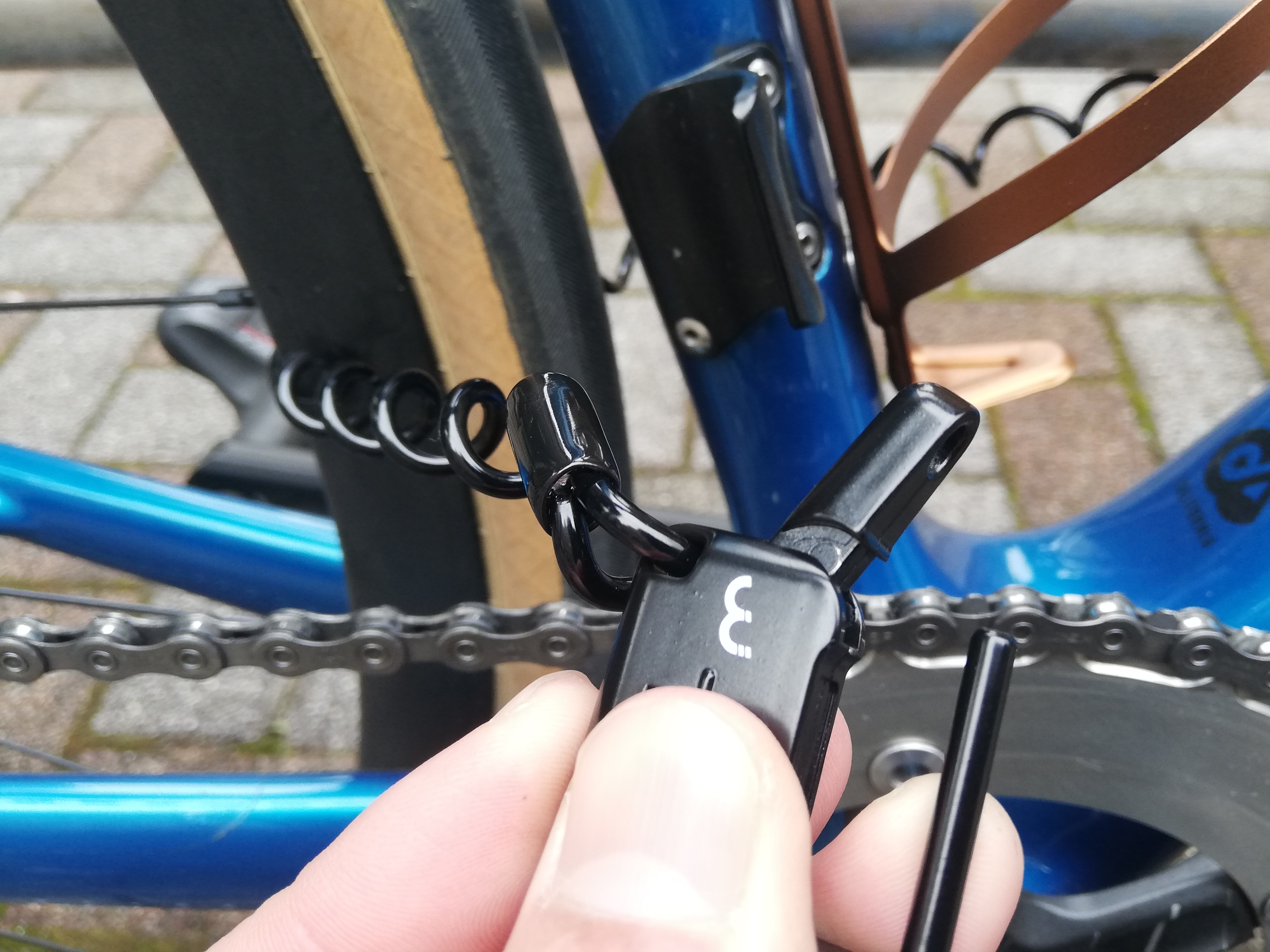財布にも収まる超コンパクトな自転車用ケーブルロック BBB「ミニセーフ」