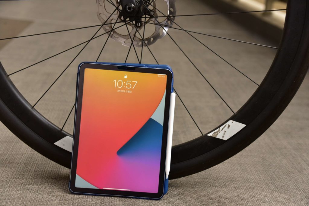 IPADを自転車で運ぶ　タブレットの持ち運び (2)