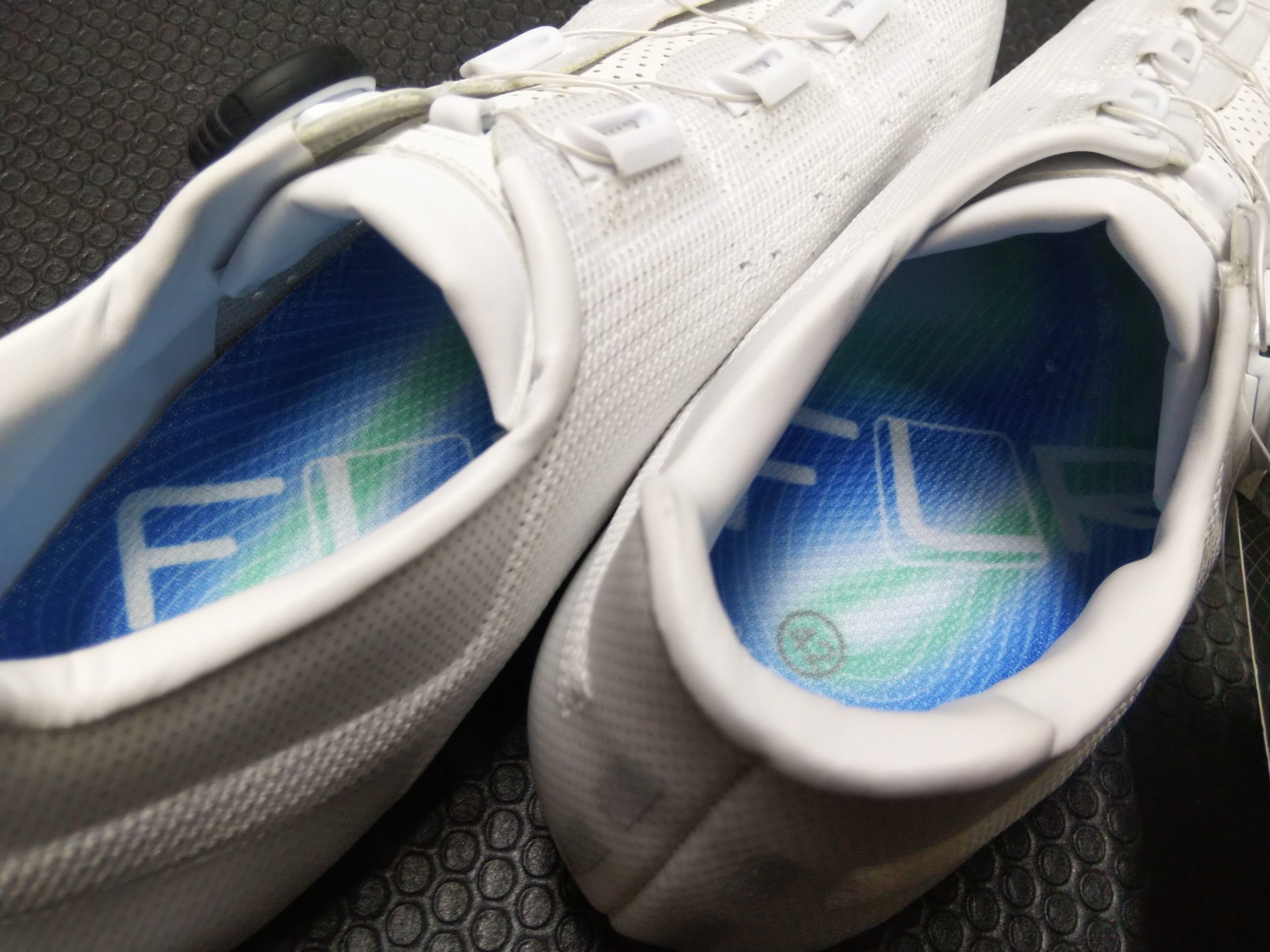 レバンテフジ静岡 鈴木史竜選手 による「FLR F-XX KNIT