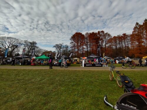 イベントレポート　秋ヶ瀬の森バイクロア12　「いぬと子供と荷…