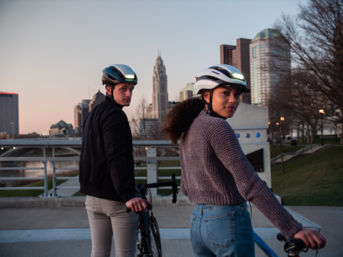 Move smart, stay safe.「LUMOS」ヘ…