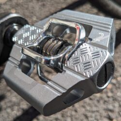 幅広い人にオススメ出来るペダル　Crankbrothers Candy2＋トラクションパッド　鈴木史竜選手