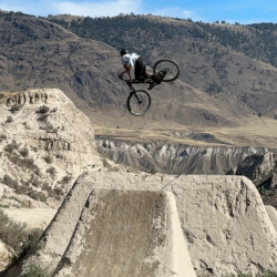 Crankbrothersサポートライダー 朝倉佑太選手 カナダ遠征記 2025年夏