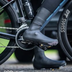 BBBから、エアロダイナミクスに優れた軽量ジッパーレスシューズカバーが2025年10月10日に発売！