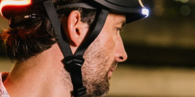 高視認性LEDとウインカー機能を備えたLUMOSのスマートヘ…