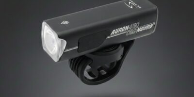 サイクルパーツブランドのSERFASが、取付位置を選ばない設…