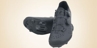 サイクリングシューズブランドのFLRが、歩行性とペダリング効…