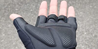 もう手の痺れを我慢しない。BBBパヴェ 2.0の『5mm厚パッド』がロングライドを変える