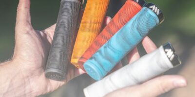 サイクルアクセサリーブランドのALL MOUNTAIN STYLEからフィーリングで選べる、2つのMTBグリップが2026年4月27日に発売！