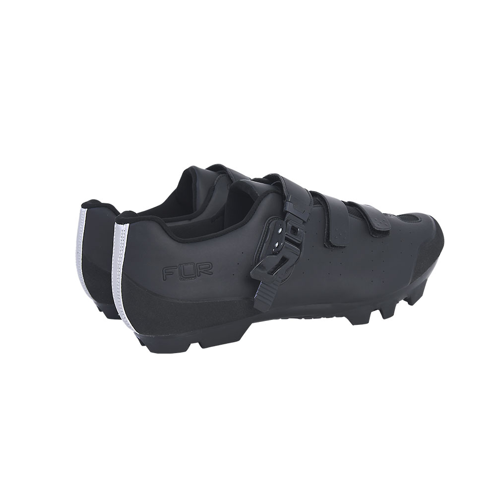 FLR ロードシューズ FLR F-57 サイクリングシューズ レビュー | 街に馴染むデザイン