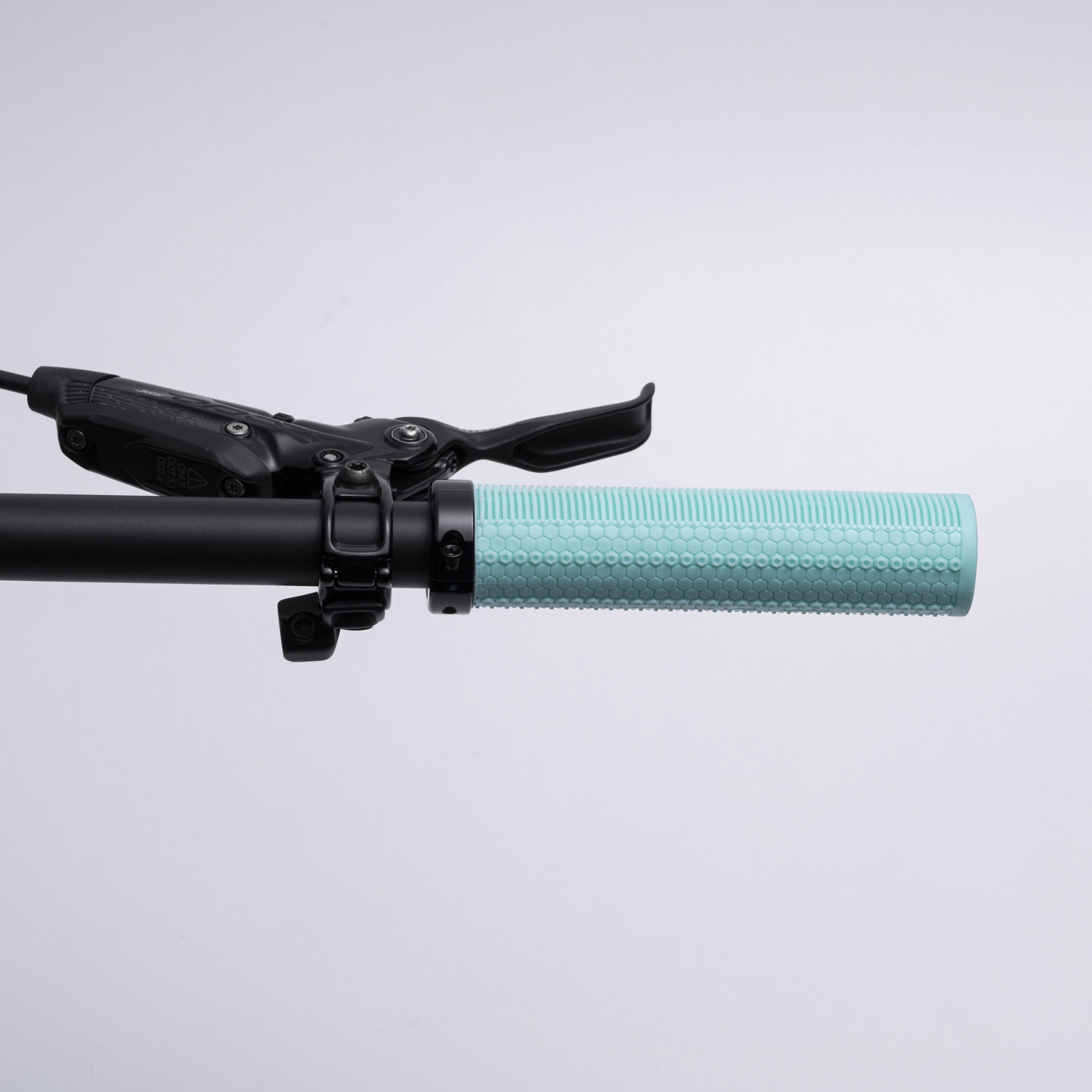 Feature_402925020002_FHG-02_FunGuy_mint_assembled-large-3