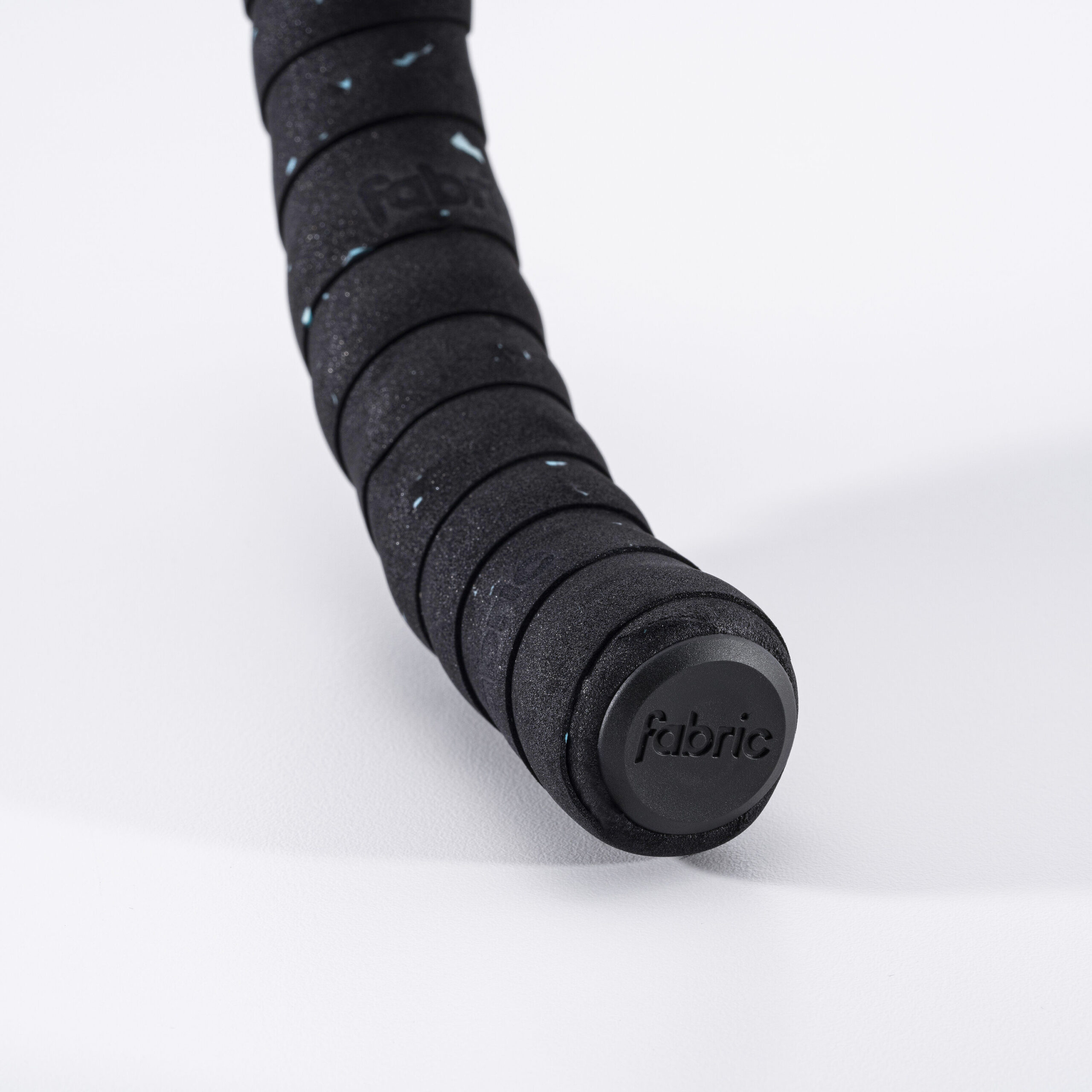 Feature_402977010211_FHT-01_Logo_mint-black_assembled-end-plug-large-1