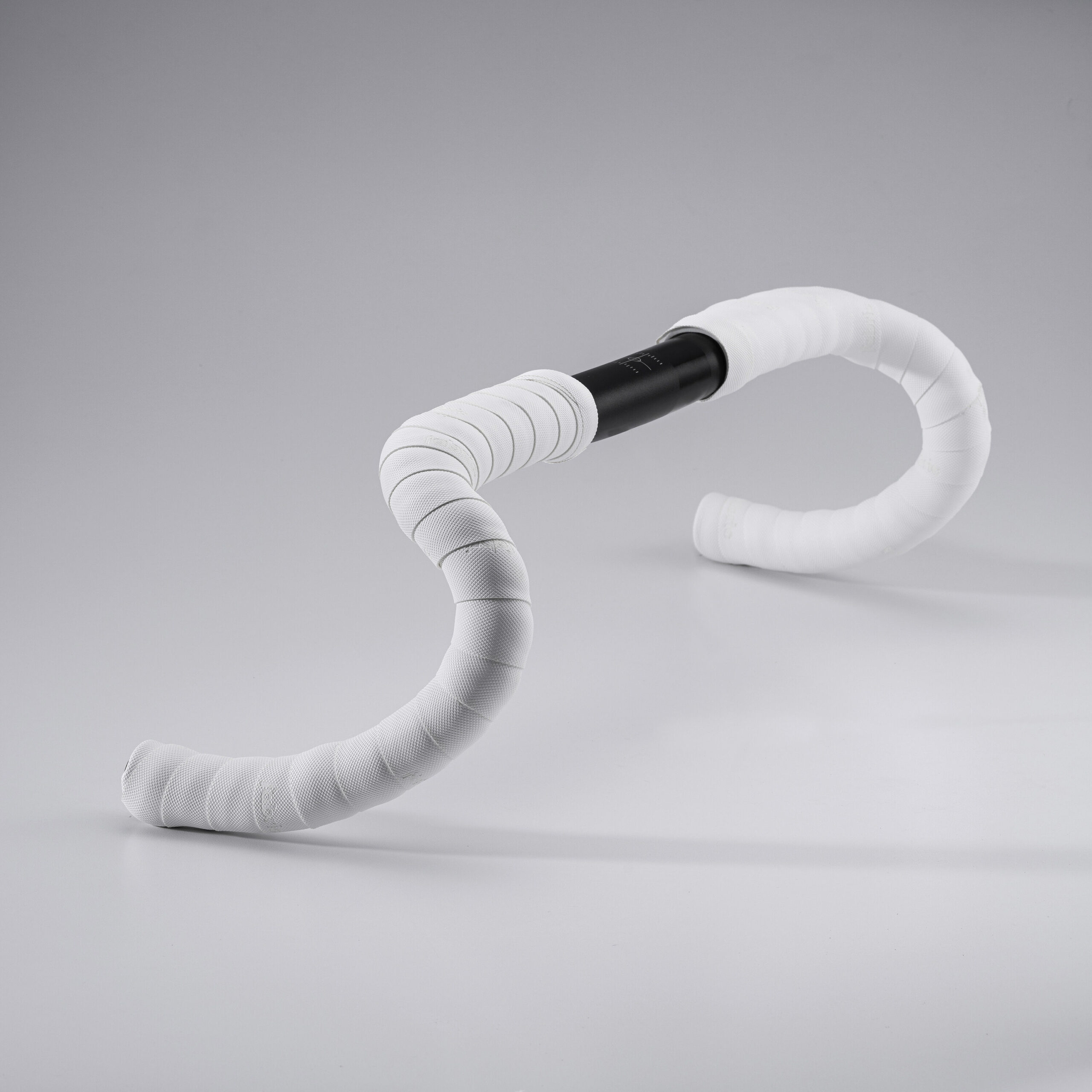 Feature_402977030307_FHT-03_Knurl-Gravel_white_assembled-large-2