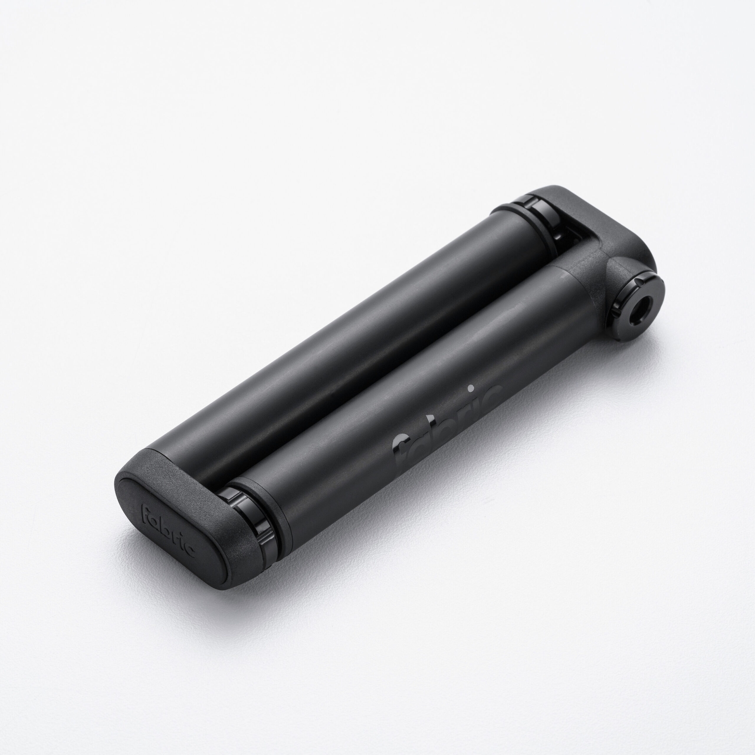 Feature_404961010001_FMP-01_MiniBar_black_3d-front-large-2