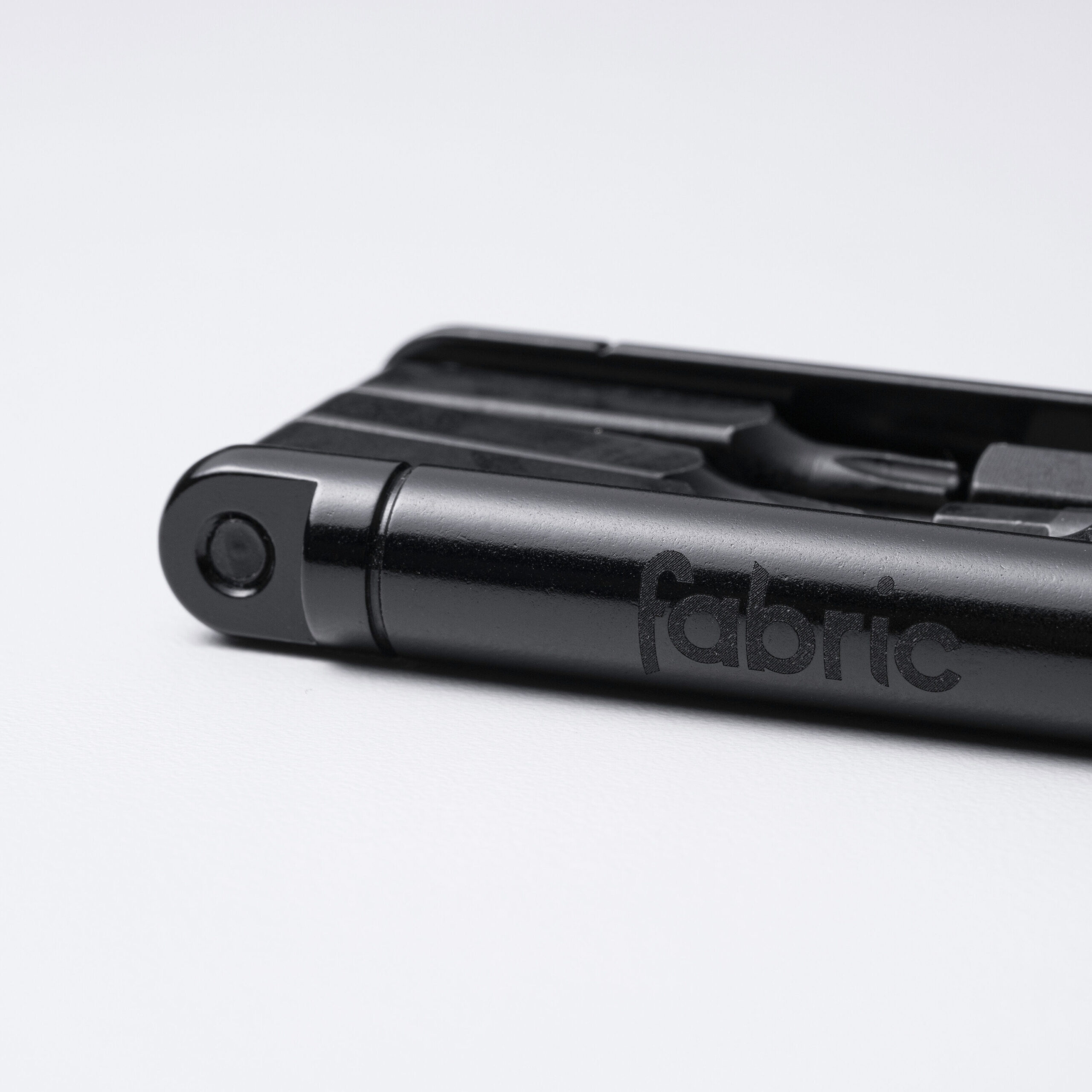 Feature_407745020801_FTL-02_EightTool_black_close-up-sideplate-large-1