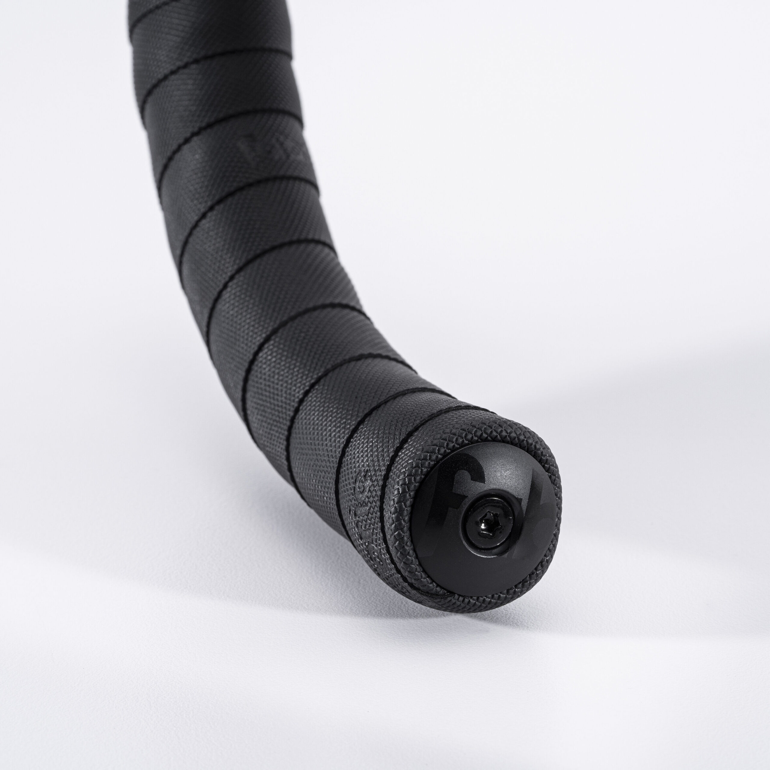 Feature_402977020201_FHT-02_Knurl_black_assembled-end-plug-large-1