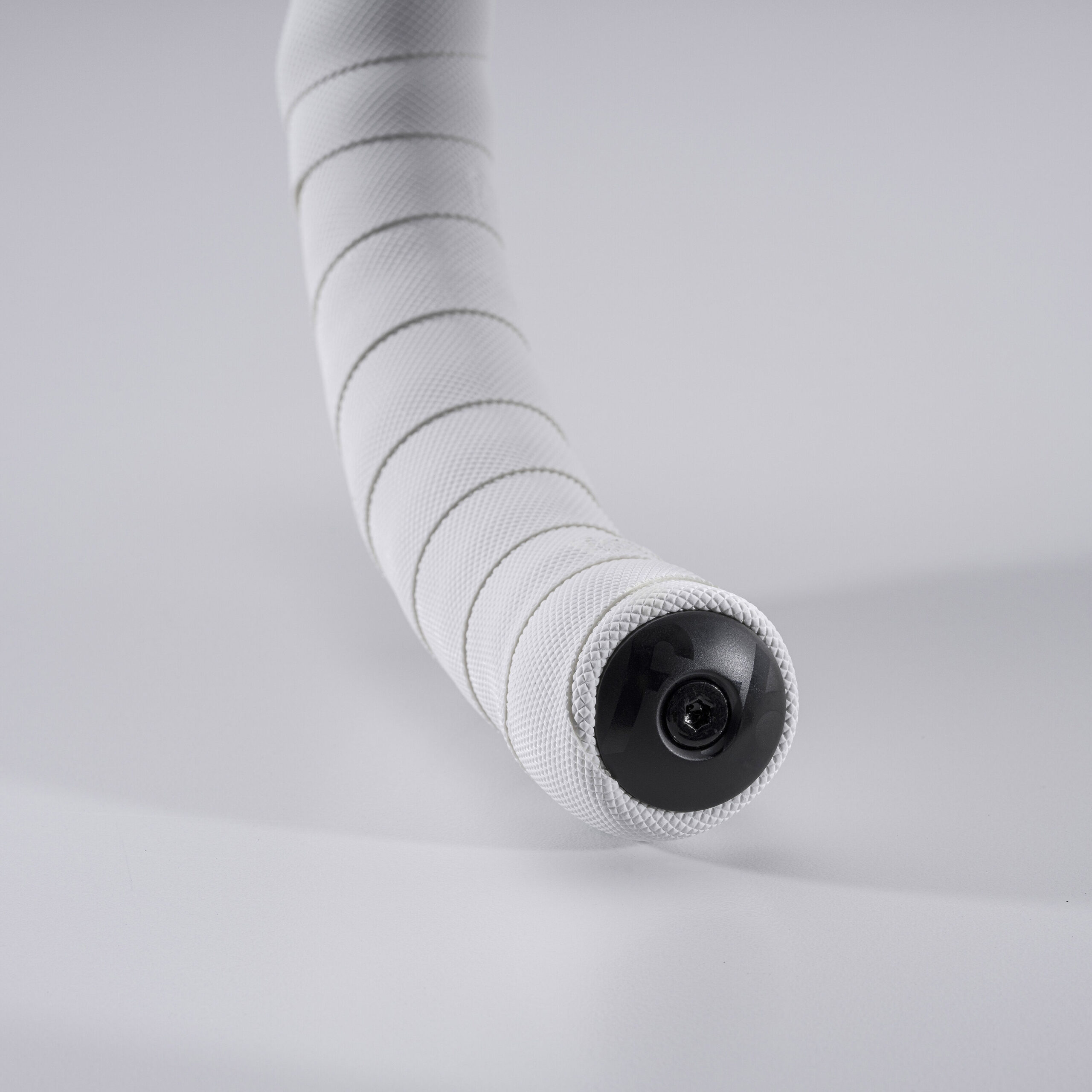 Feature_402977020207_FHT-02_Knurl_white_assembled-end-plug-large-1
