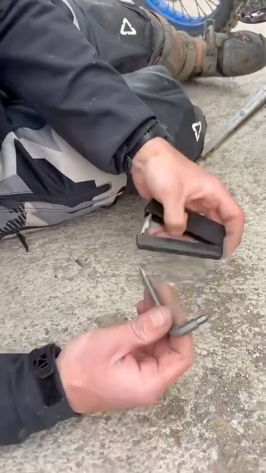 Did you know that Daysaver isn’t just for cyclists? 🕶️ @sandrusmith shows us just how versatile our tools can be!  #Daysaver #DaysaverFun #Multitool